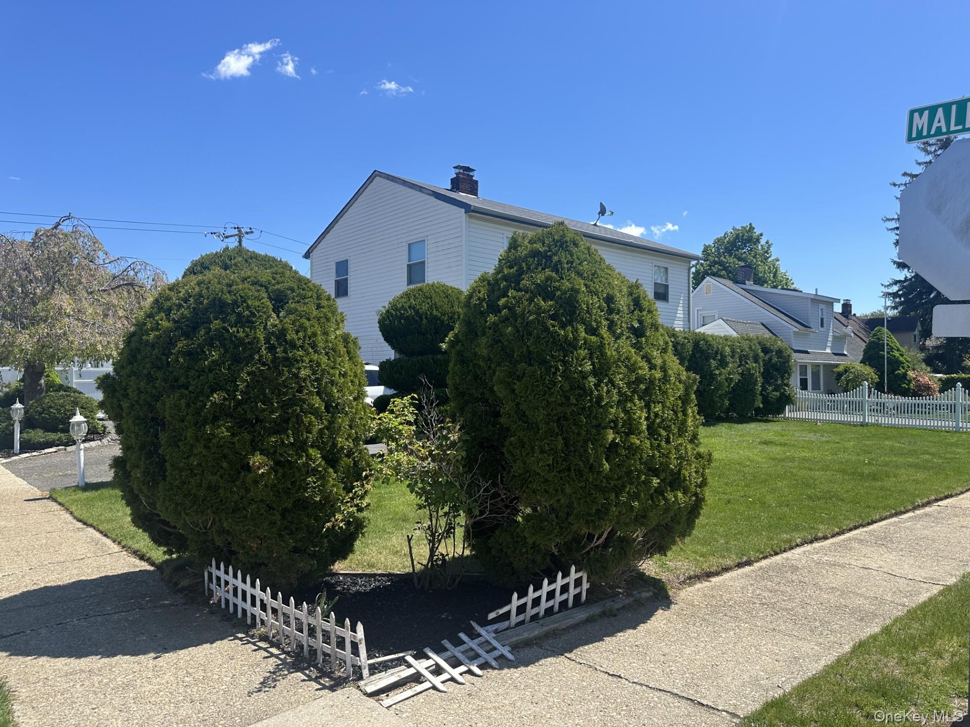 1 Hamlet Road Levittown, NY 11756 - Photo 25 of 26