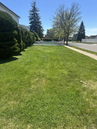 $4,000 | 1 Hamlet Road, Levittown, NY 11756