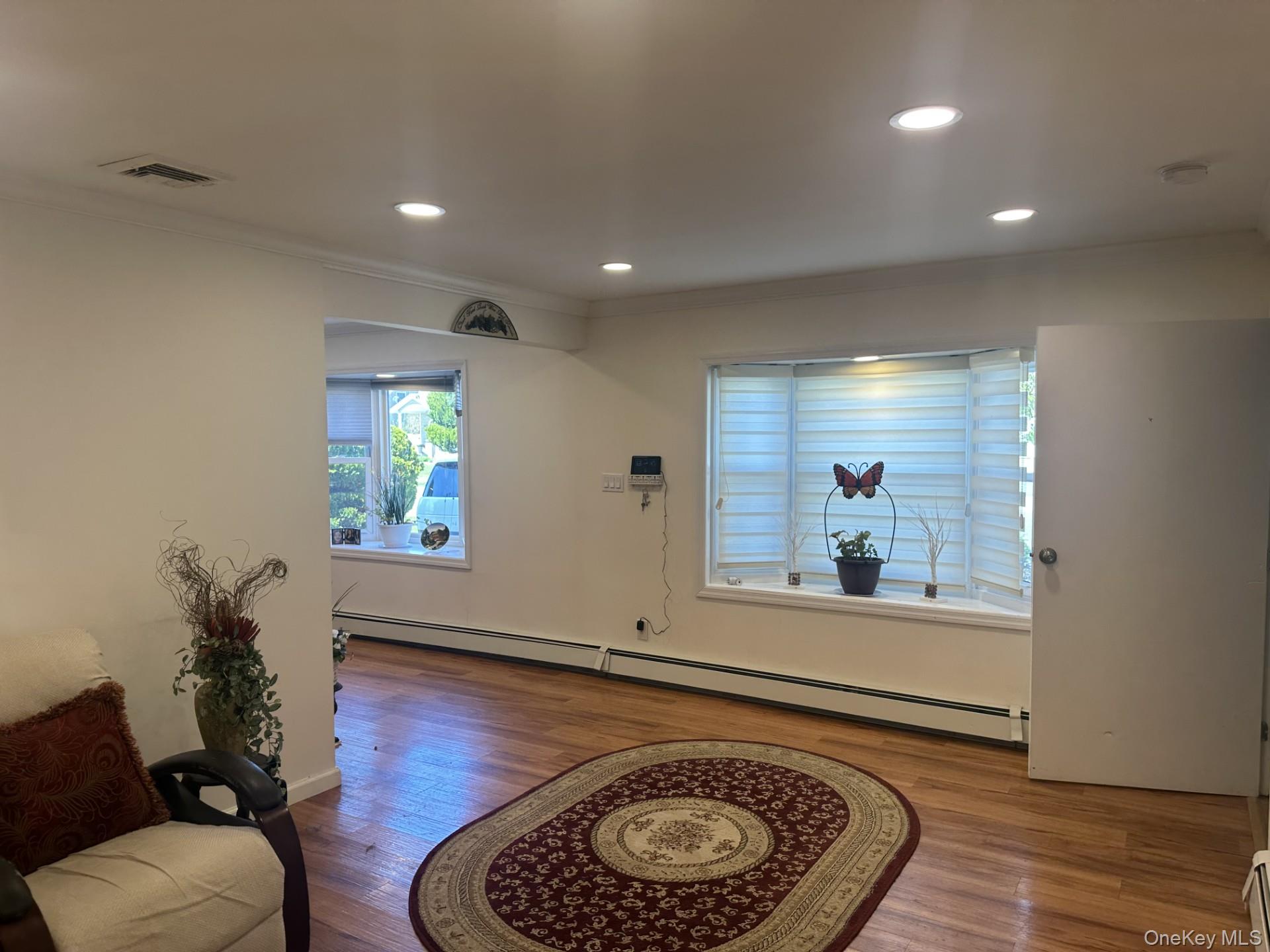 1 Hamlet Road Levittown, NY 11756 - Photo 4 of 26