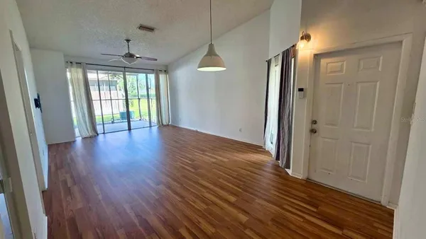 $2,100 | 16101 Rambling Vine Drive East, Tampa, FL 33624