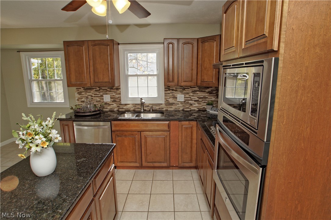 4644 West Farnhurst Road Cleveland, OH 44121 - Photo 8 of 31
