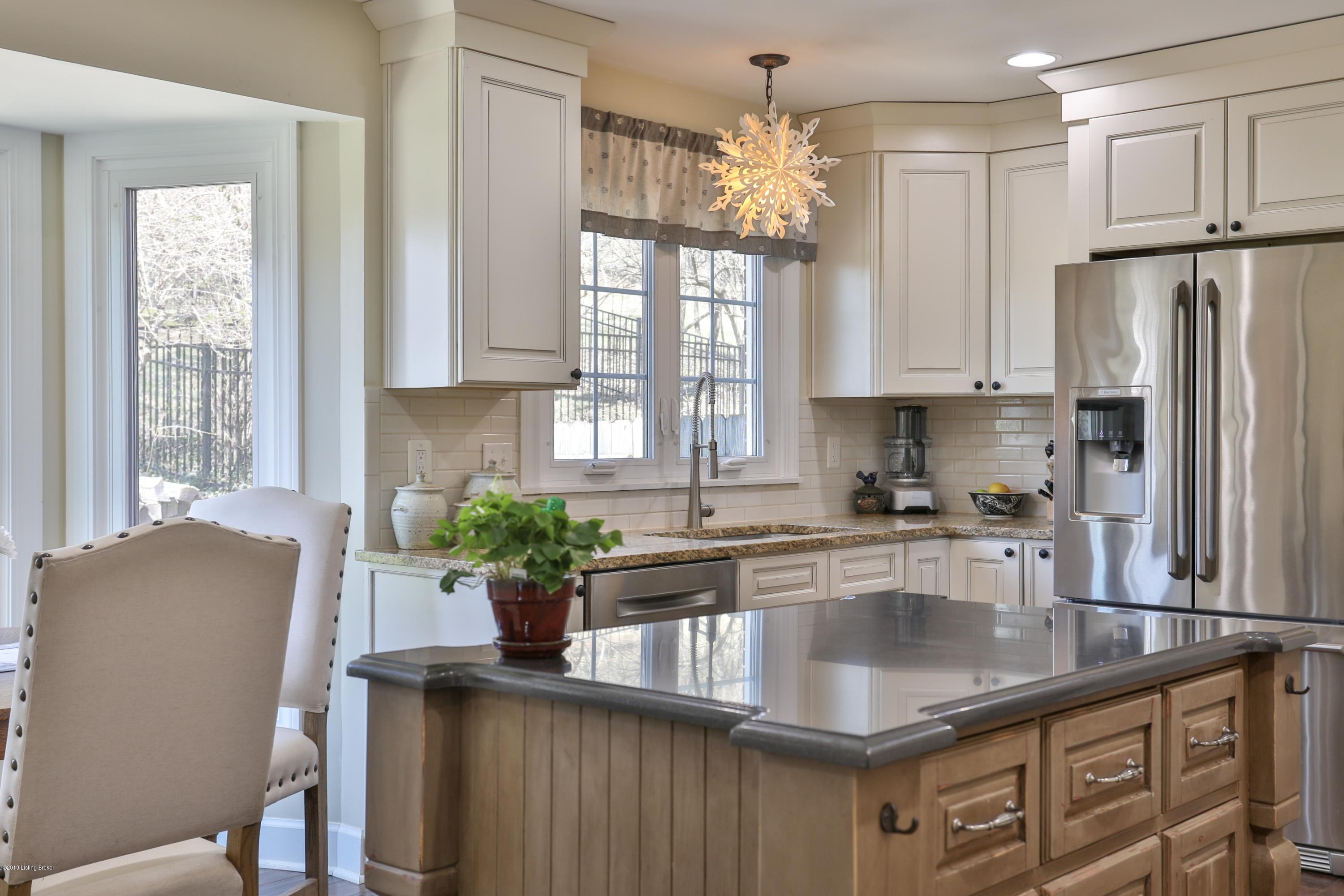 5503 Apache Road Louisville, KY 40207 - Photo 13 of 59 Stainless steel appliances