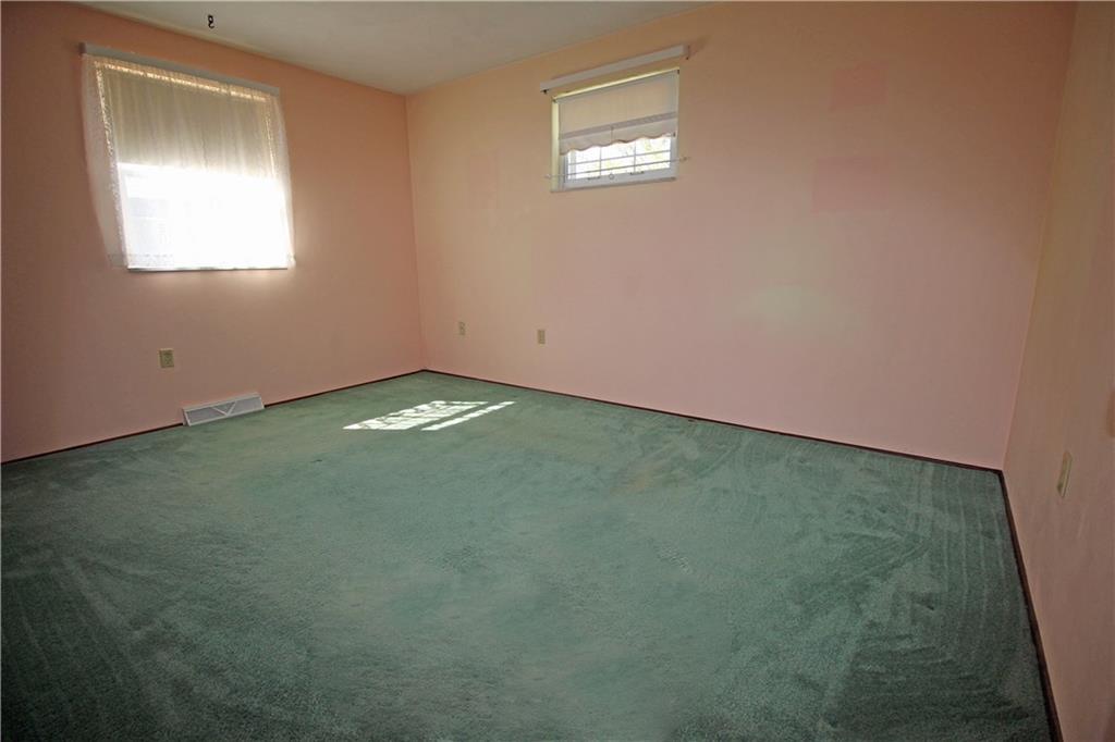 349 Oak Road Plum, PA 15239 - Photo 11 of 21