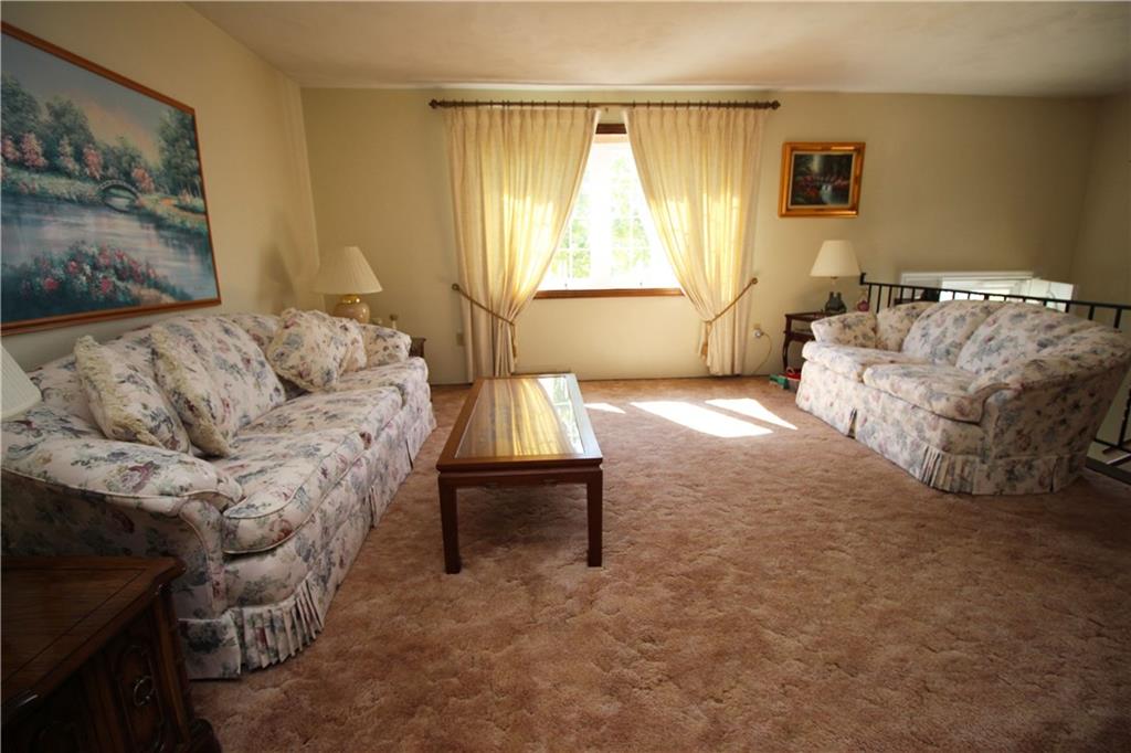 349 Oak Road Plum, PA 15239 - Photo 4 of 21