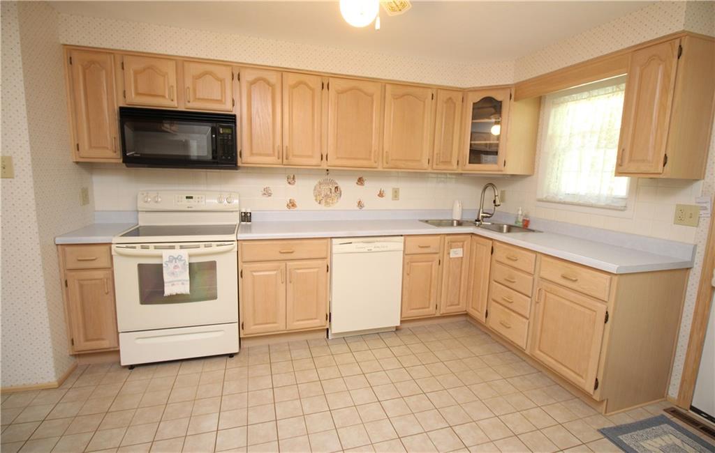 349 Oak Road Plum, PA 15239 - Photo 6 of 21