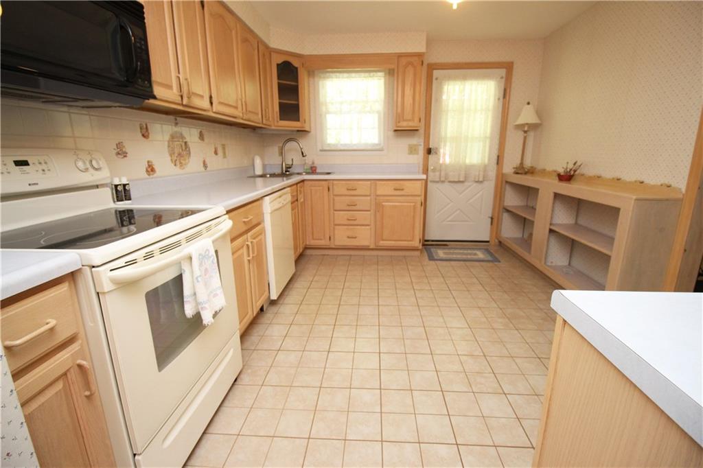 349 Oak Road Plum, PA 15239 - Photo 7 of 21