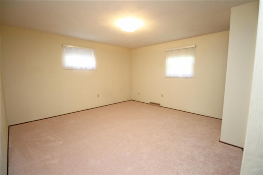349 Oak Road Plum, PA 15239 - Photo 9 of 21