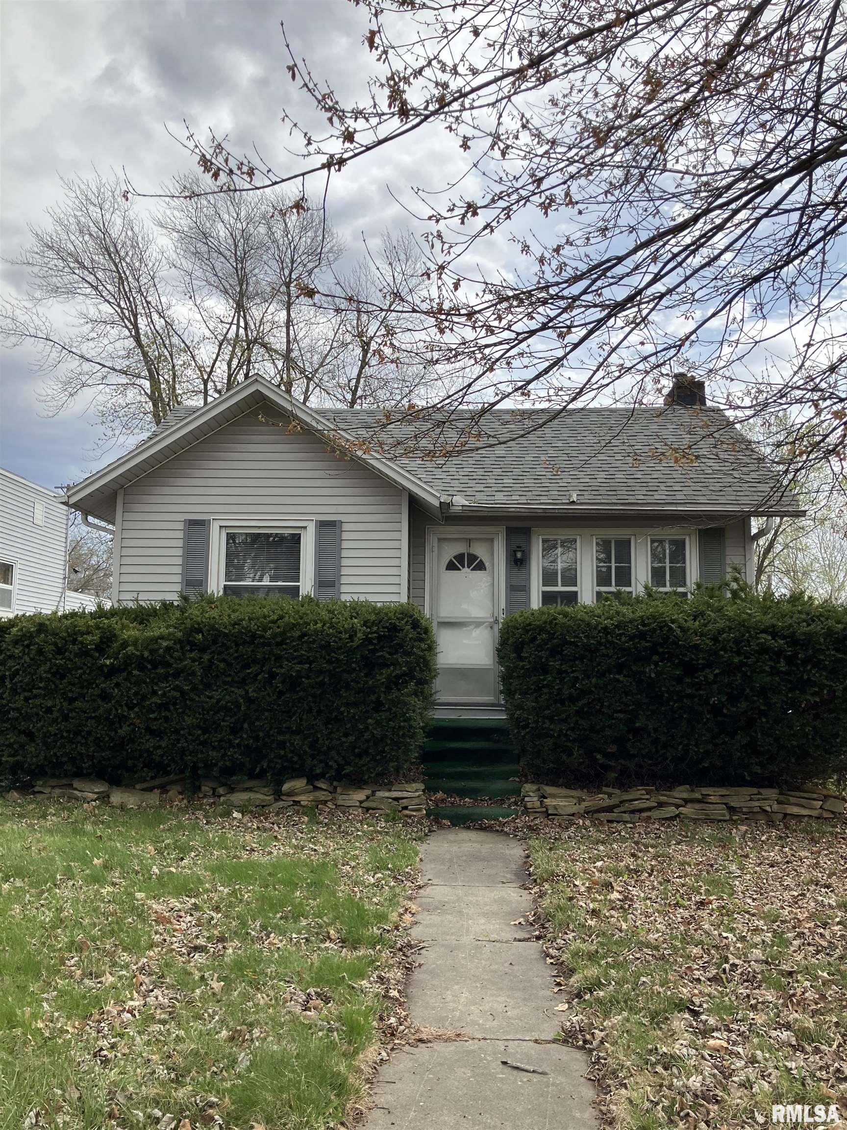 809 South Johnson Street Macomb, IL 61455 - Photo 1 of 14 Gallery Image 1