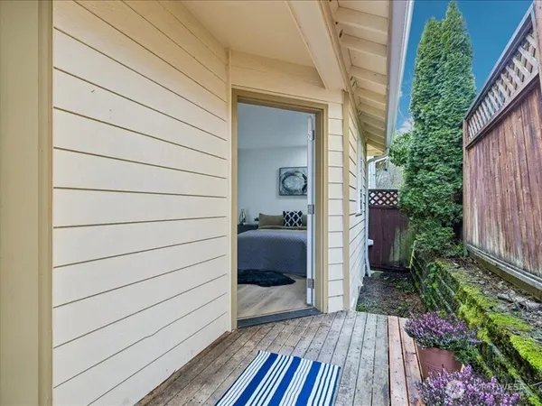 a view of a back yard of the house