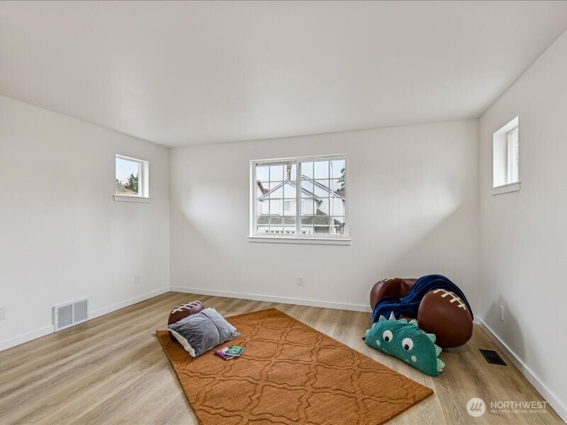 5104 Southwest 154th Street Street Southwest Edmonds, WA 98026 - Photo 23 of 25