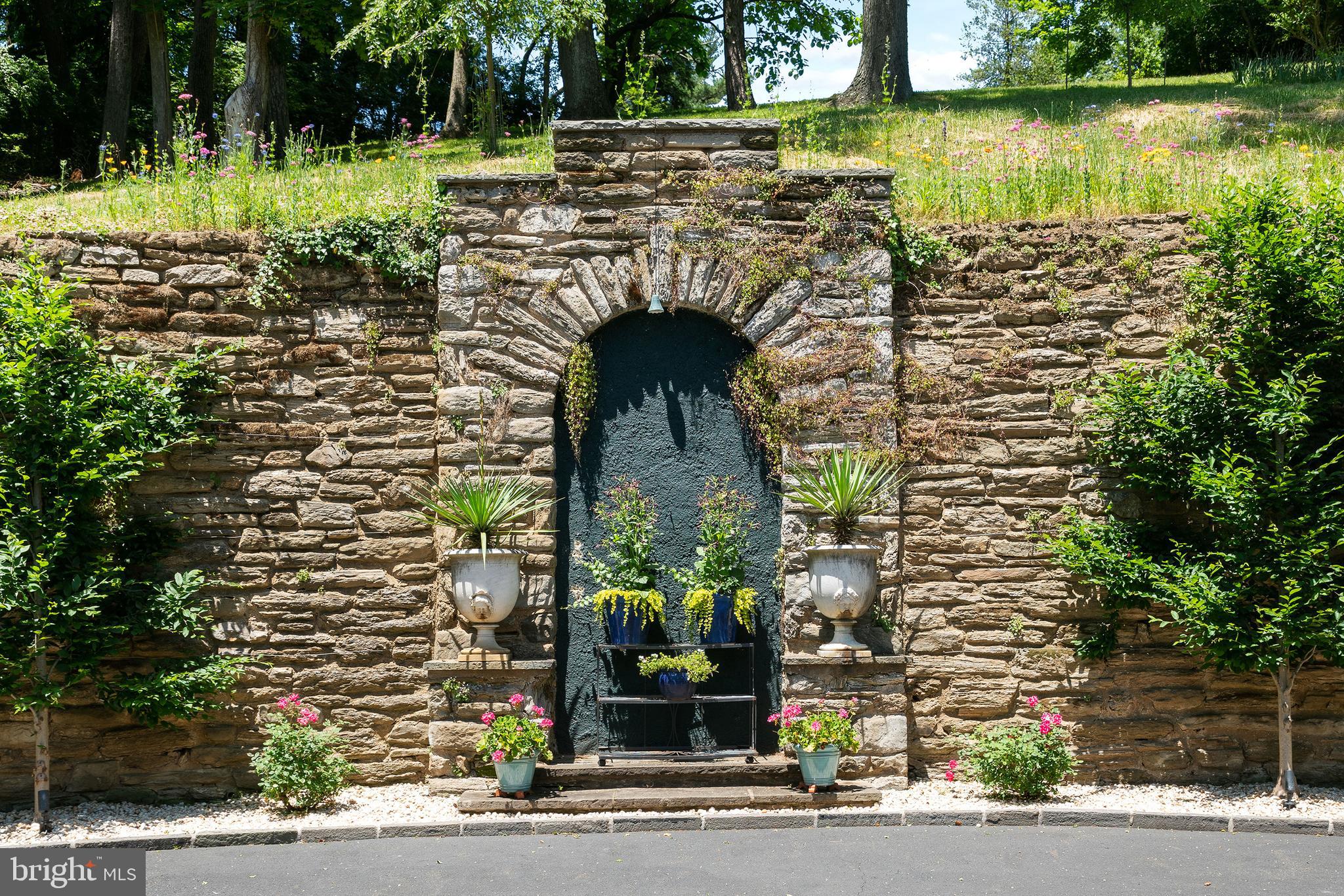 15 West Bells Mill Road Philadelphia, PA 19118 - Photo 4 of 50