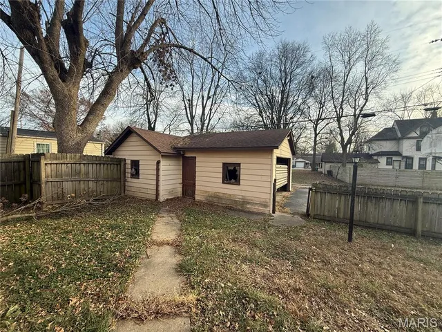 $105,000 | 110 East 4th Street, Trenton, IL 62293
