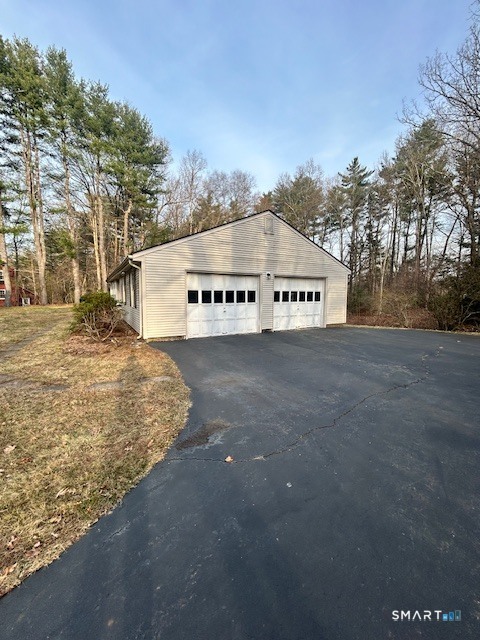 9 Bridlepath Road Simsbury, CT 06092 - Photo 17 of 38