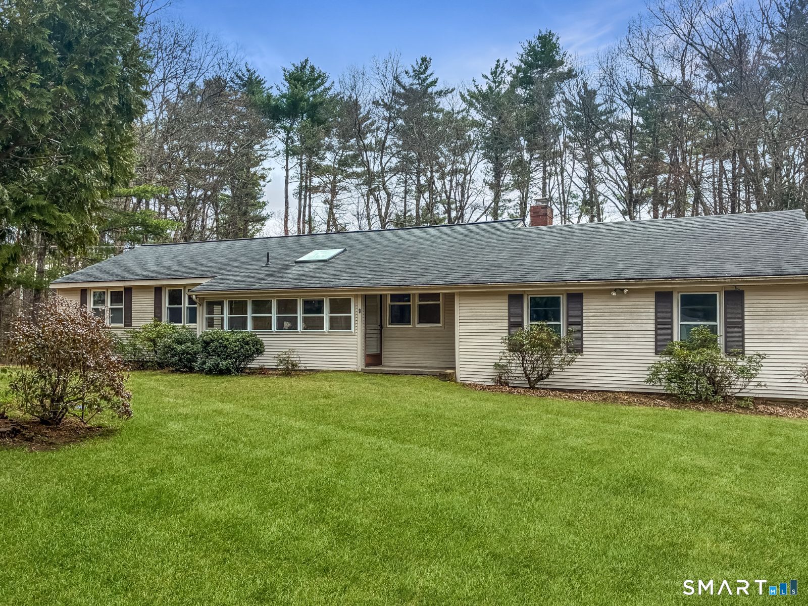 9 Bridlepath Road Simsbury, CT 06092 - Photo 8 of 38