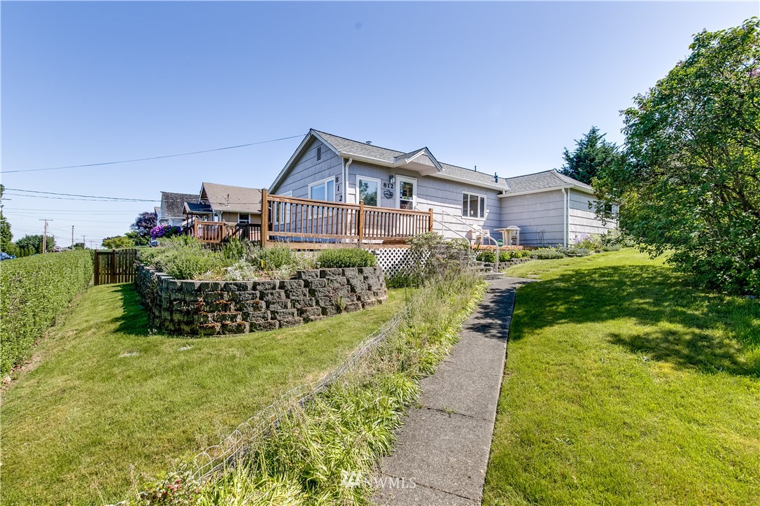 812 Renton Avenue South Renton, WA 98057 - Photo 2 of 23