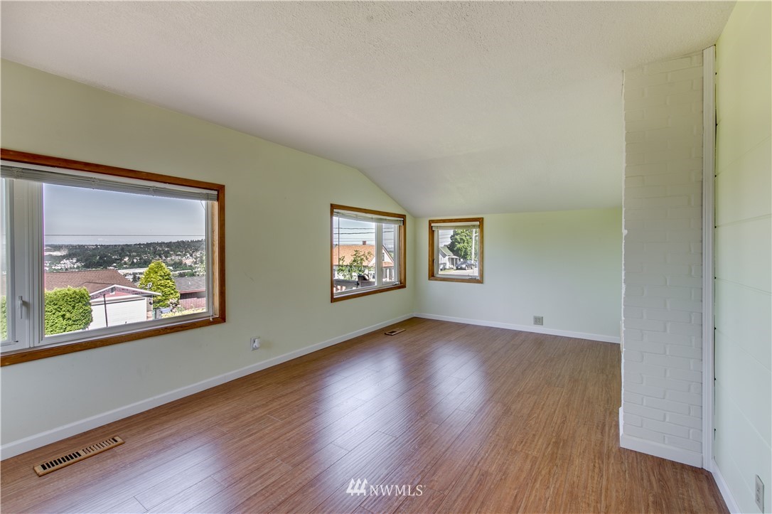 812 Renton Avenue South Renton, WA 98057 - Photo 4 of 23