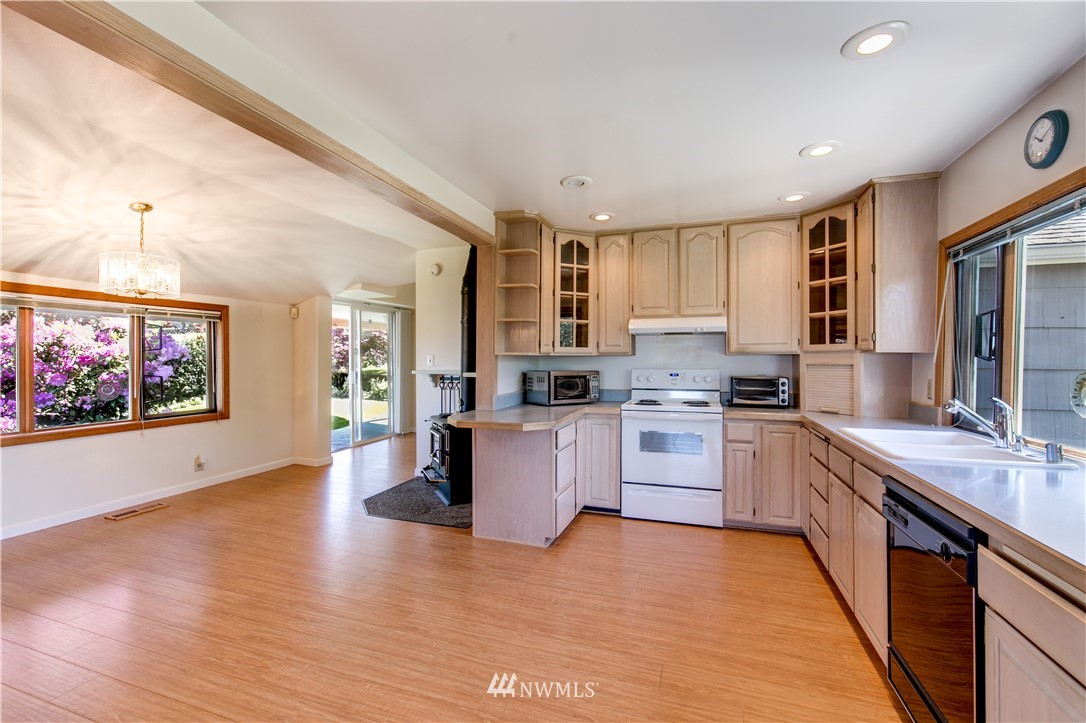 812 Renton Avenue South Renton, WA 98057 - Photo 5 of 23