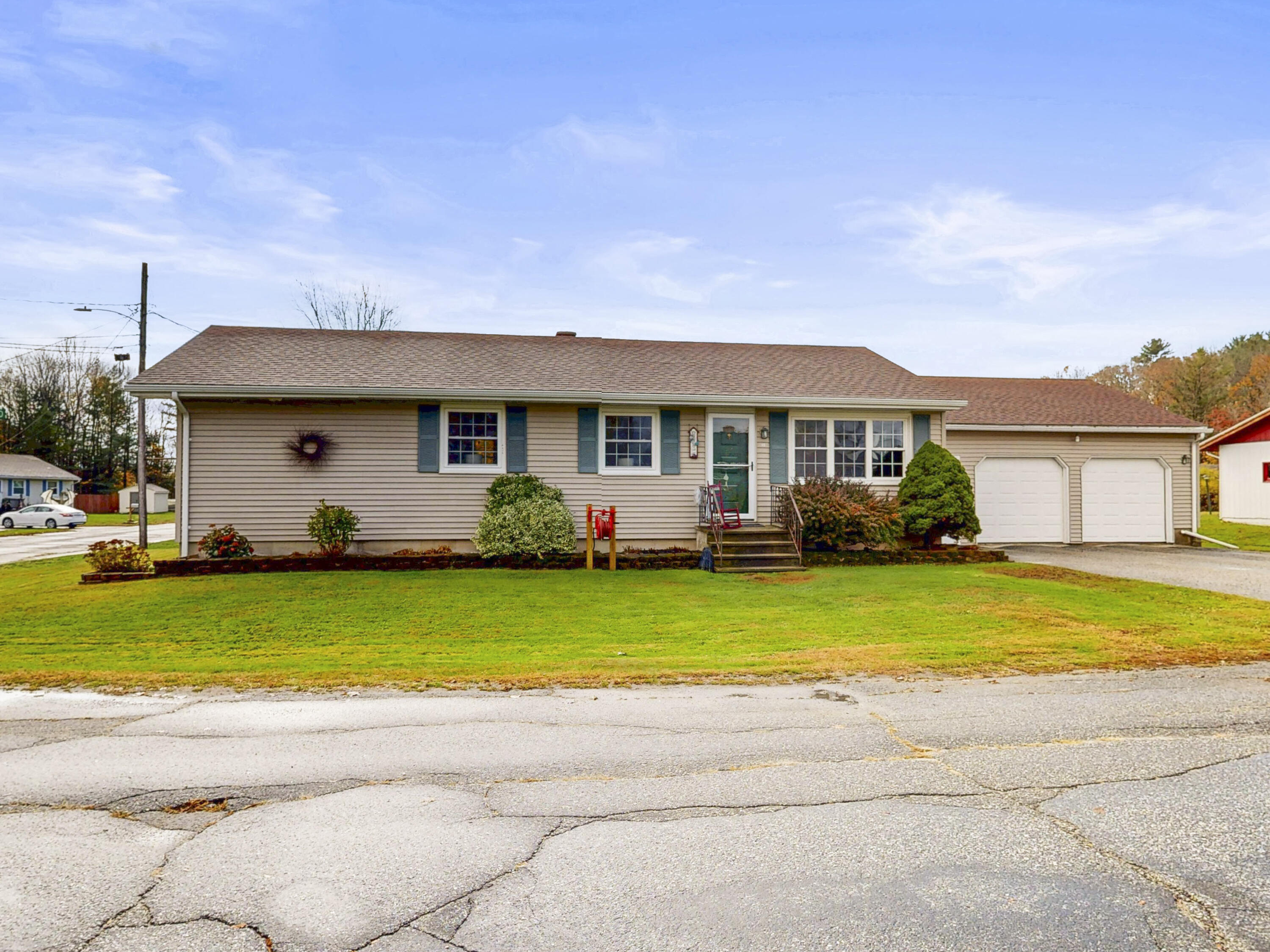 49 Rachel Boulevard Lewiston, ME 04240 - Photo 4 of 55 49-Rachel-Boulevard-10232025_114730