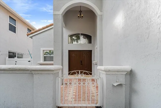 $5,500 | 4978 Southwest 35th Terrace, Hollywood, FL 33312