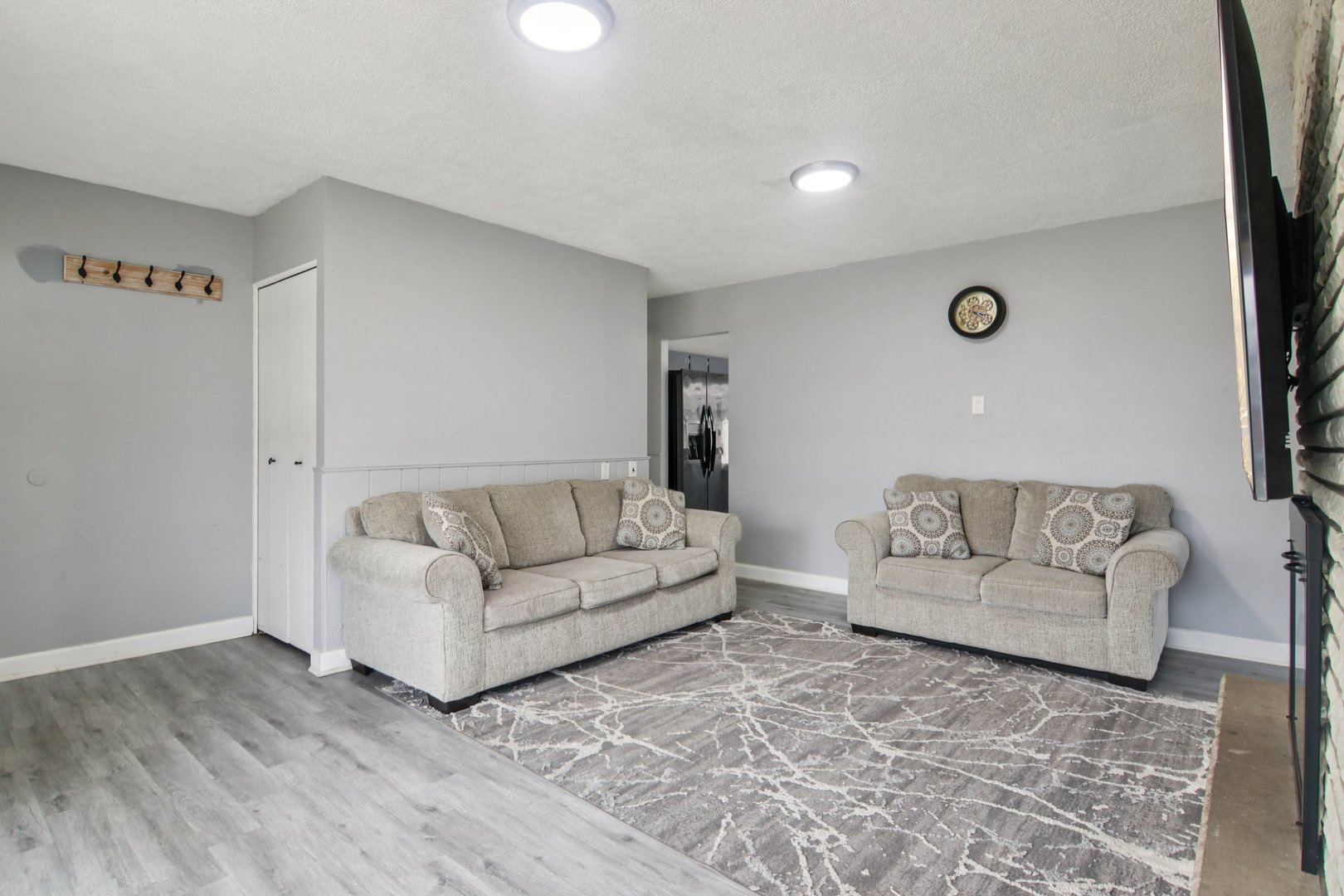 1625 Dennison Road Hoffman Estates, IL 60169 - Photo 15 of 37