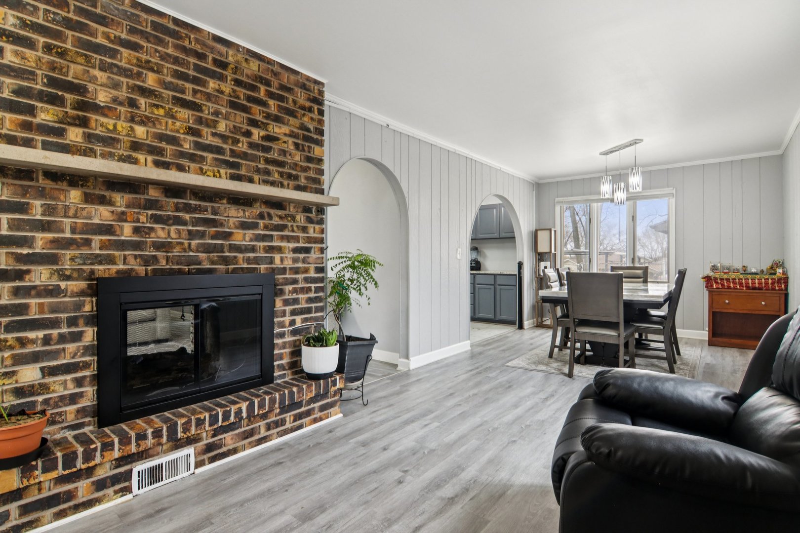 1625 Dennison Road Hoffman Estates, IL 60169 - Photo 20 of 37