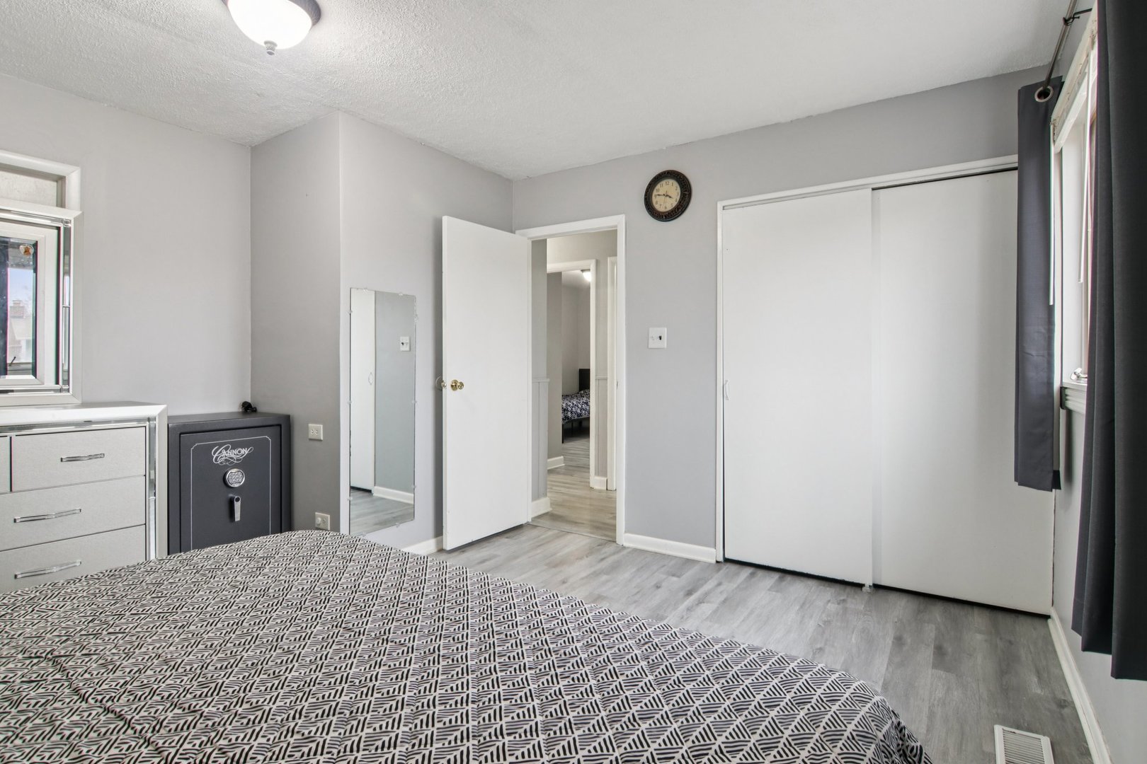 1625 Dennison Road Hoffman Estates, IL 60169 - Photo 27 of 37