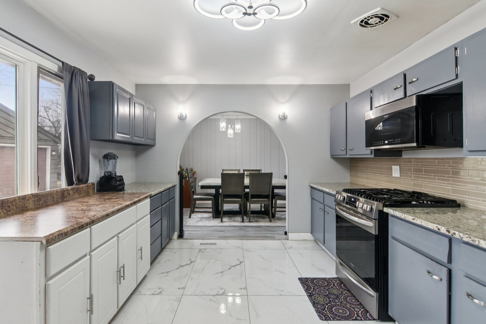 1625 Dennison Road Hoffman Estates, IL 60169 - Photo 9 of 37