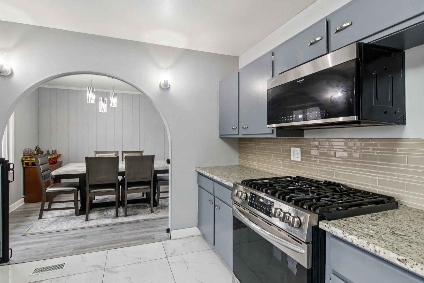 1625 Dennison Road Hoffman Estates, IL 60169 - Photo 10 of 37