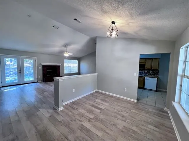 $1,999 | 6311 Thomasville Road, Tallahassee, FL 32309