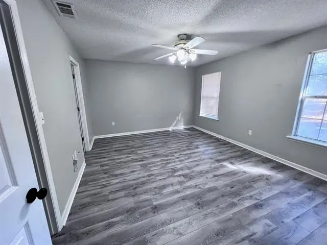 $1,999 | 6311 Thomasville Road, Tallahassee, FL 32309