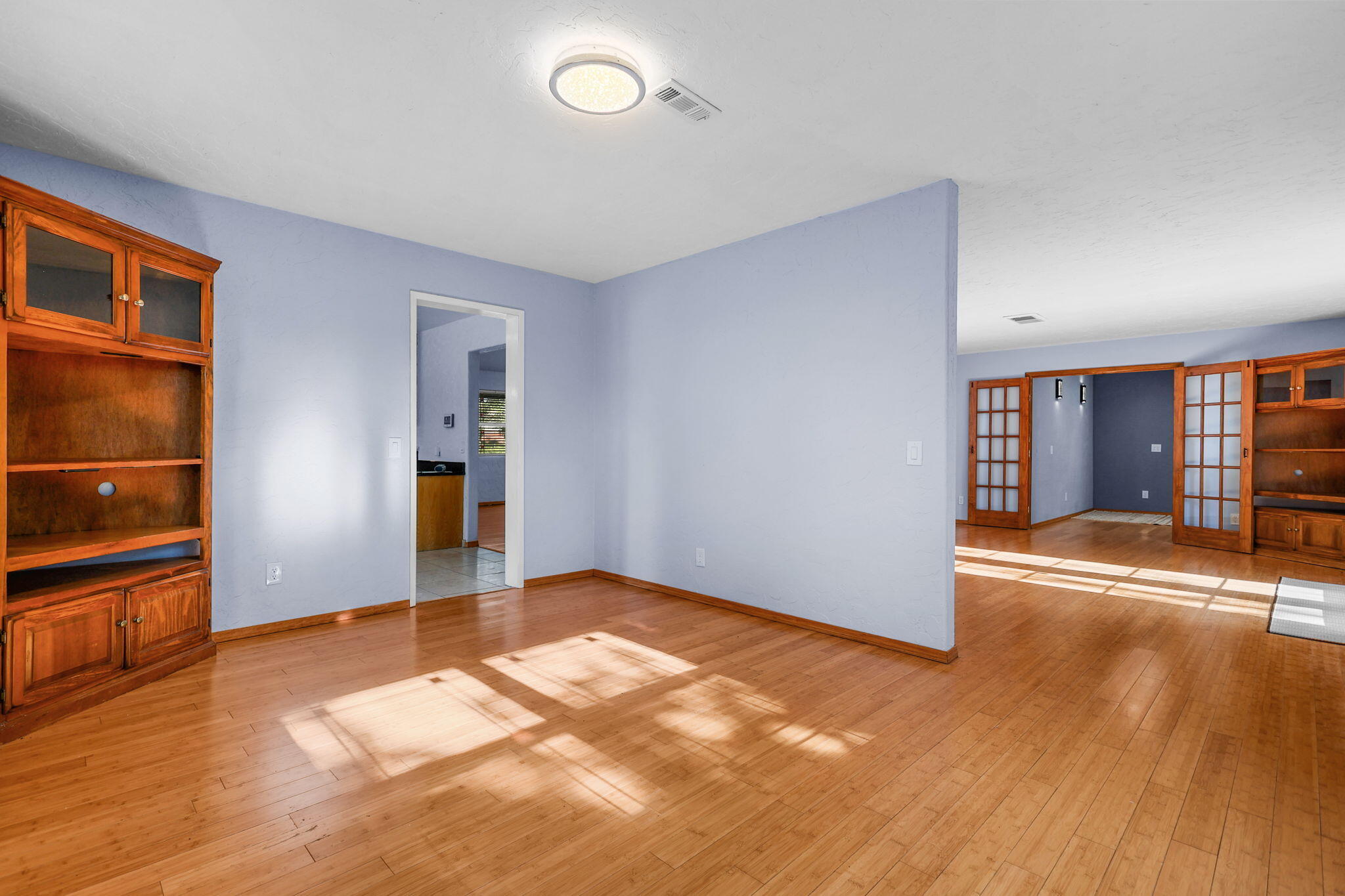 21445 Wilcox Road Red Bluff, CA 96080 - Photo 12 of 41 Living Room