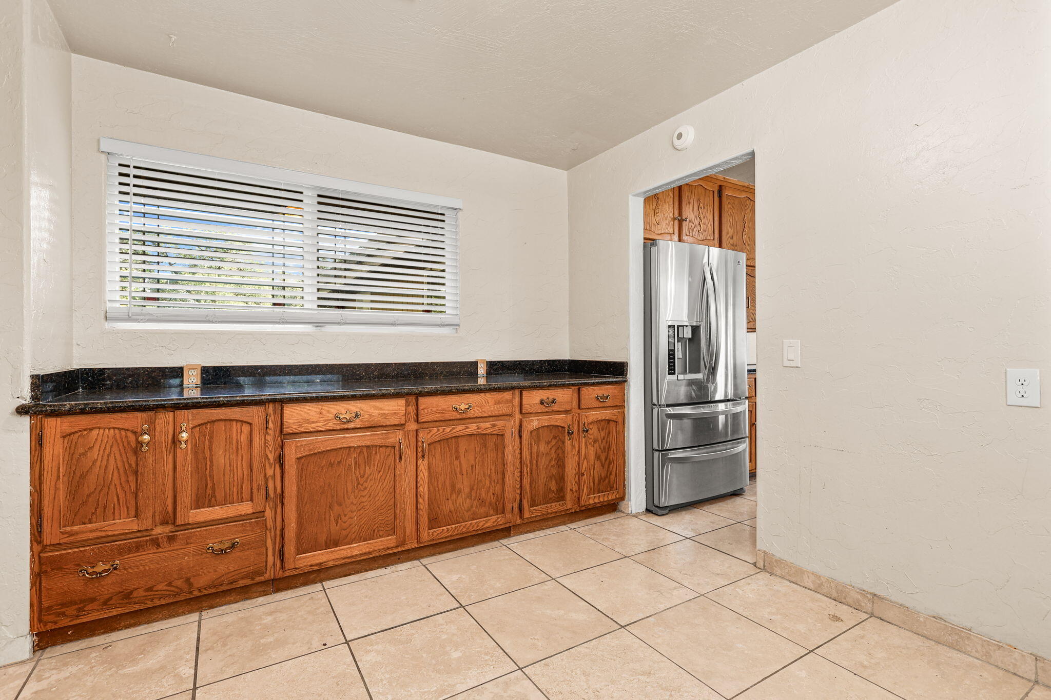 21445 Wilcox Road Red Bluff, CA 96080 - Photo 19 of 41 Laundry Room