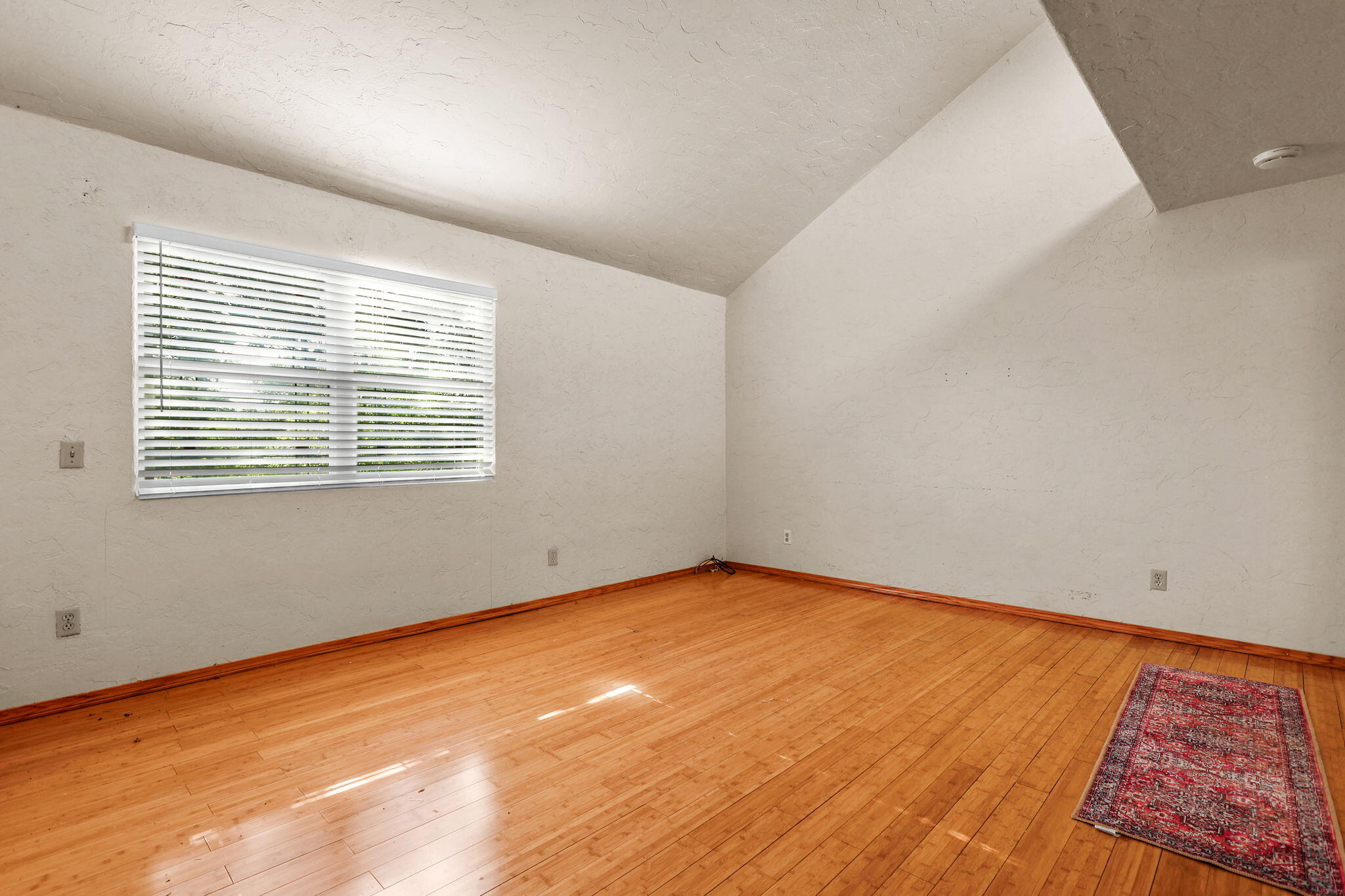 21445 Wilcox Road Red Bluff, CA 96080 - Photo 26 of 39 Bedroom 4