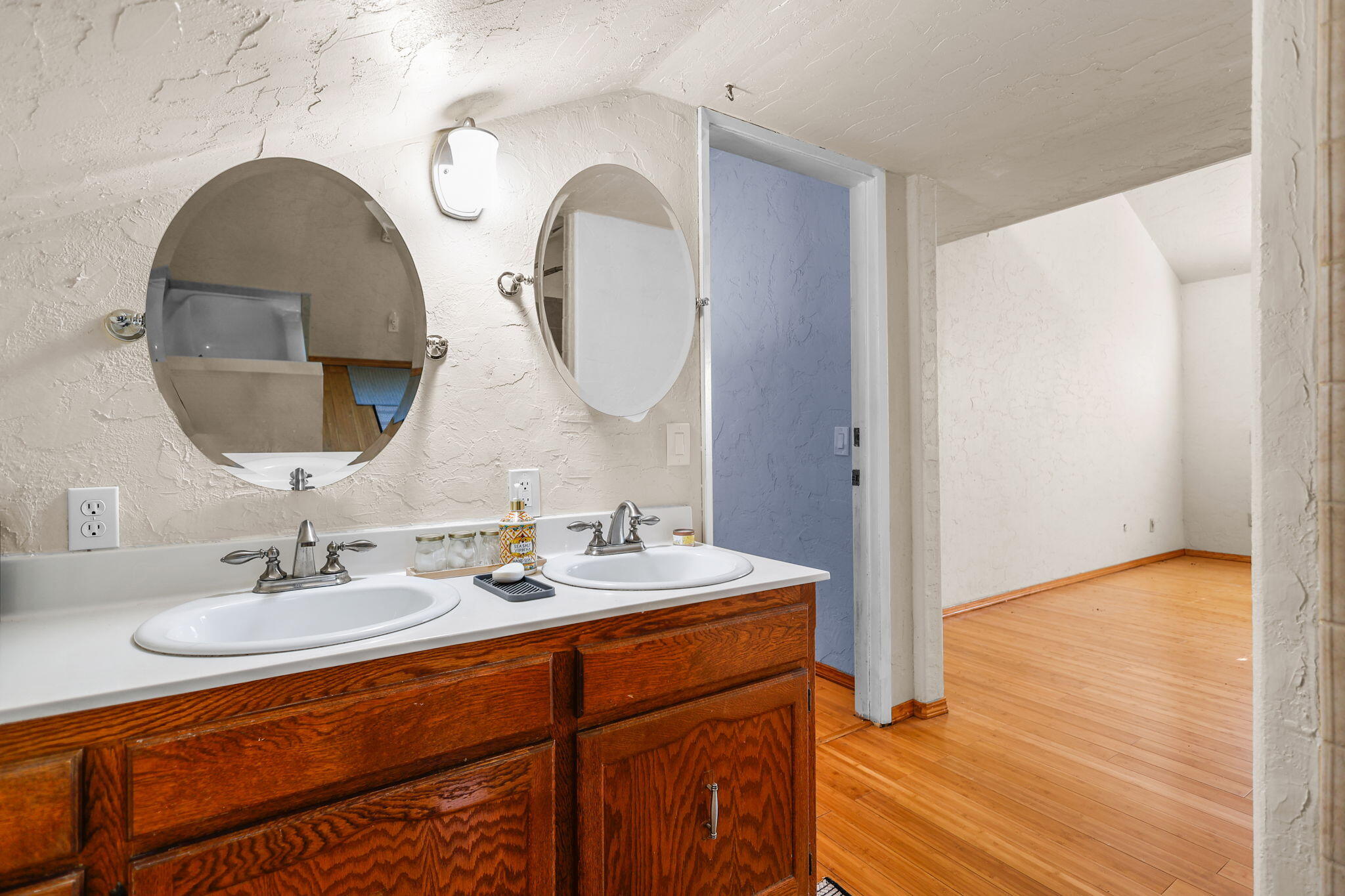 21445 Wilcox Road Red Bluff, CA 96080 - Photo 28 of 39 Bathroom 4