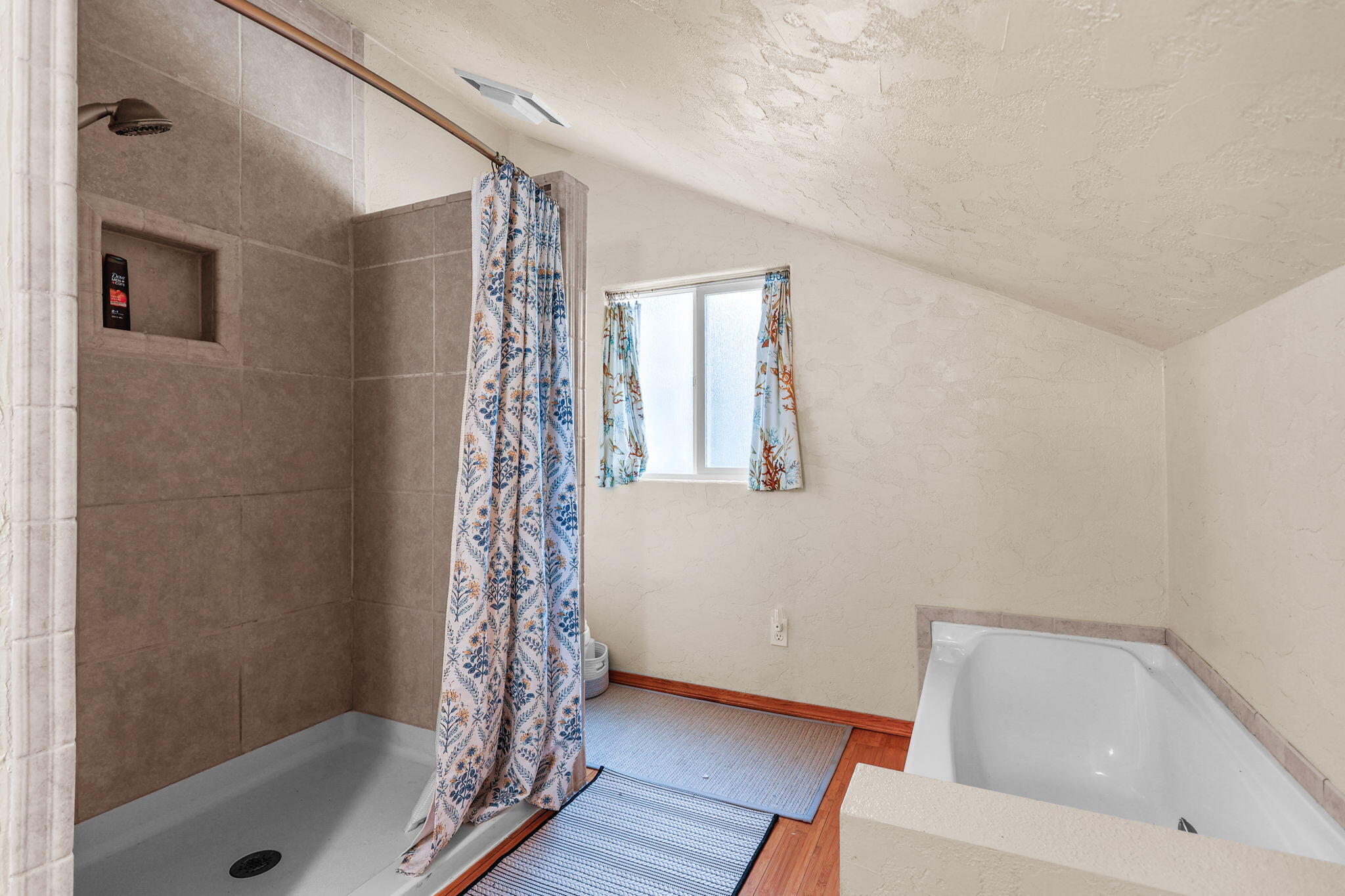 21445 Wilcox Road Red Bluff, CA 96080 - Photo 33 of 41 Bathroom 4