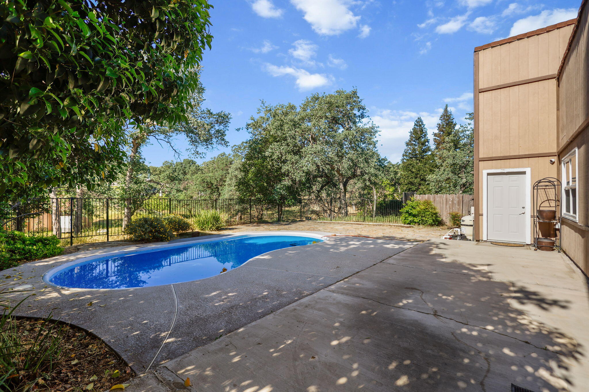 21445 Wilcox Road Red Bluff, CA 96080 - Photo 35 of 39 Pool
