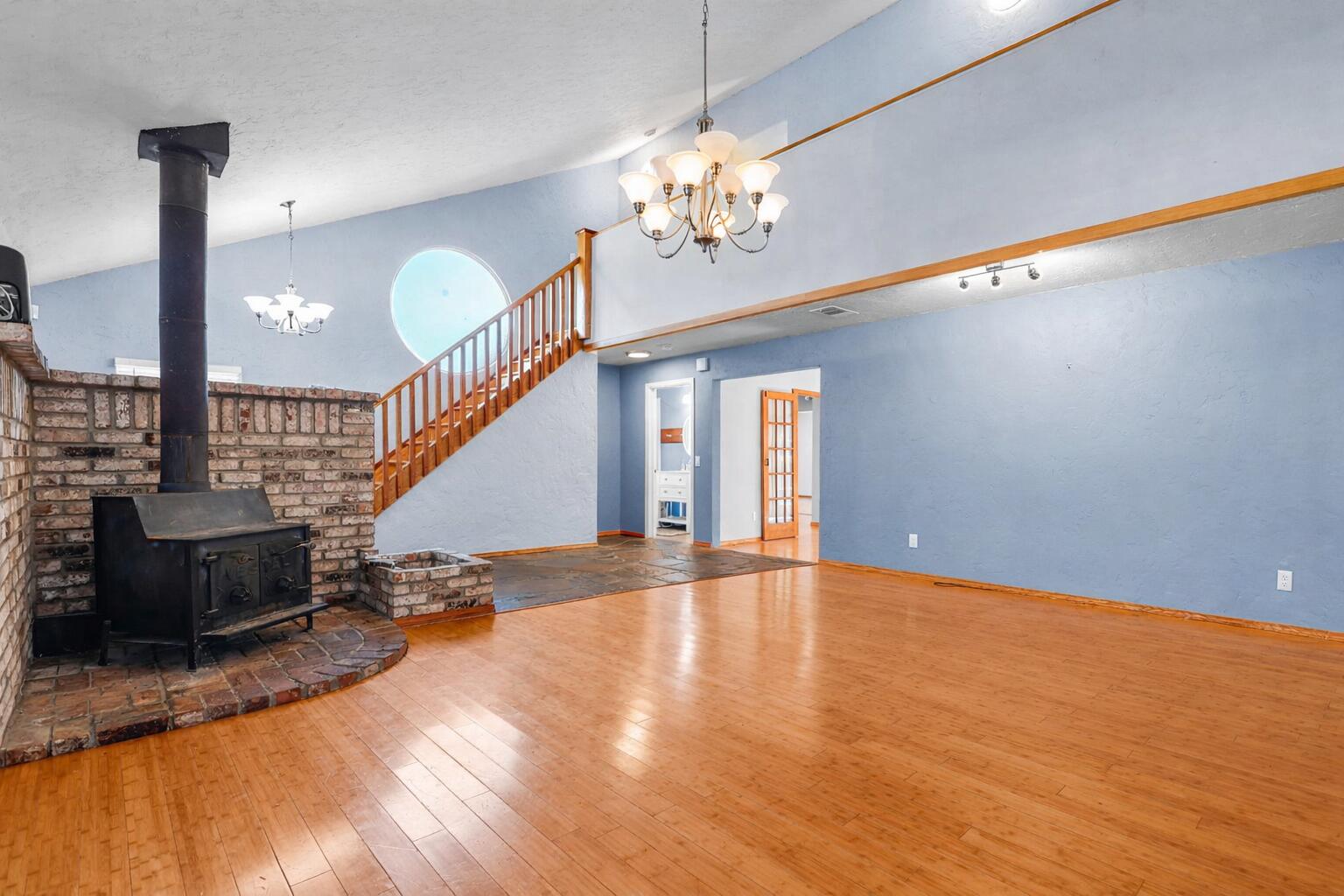 21445 Wilcox Road Red Bluff, CA 96080 - Photo 10 of 41 Living Room