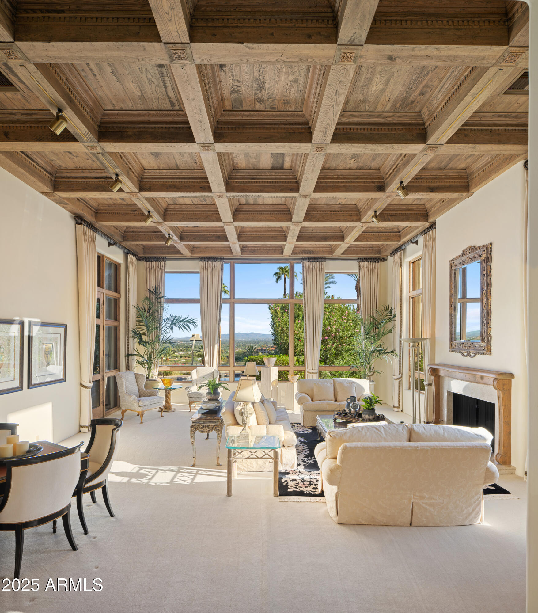 5407 East Roadrunner Road Paradise Valley, AZ 85253 - Photo 11 of 45 Living Room
