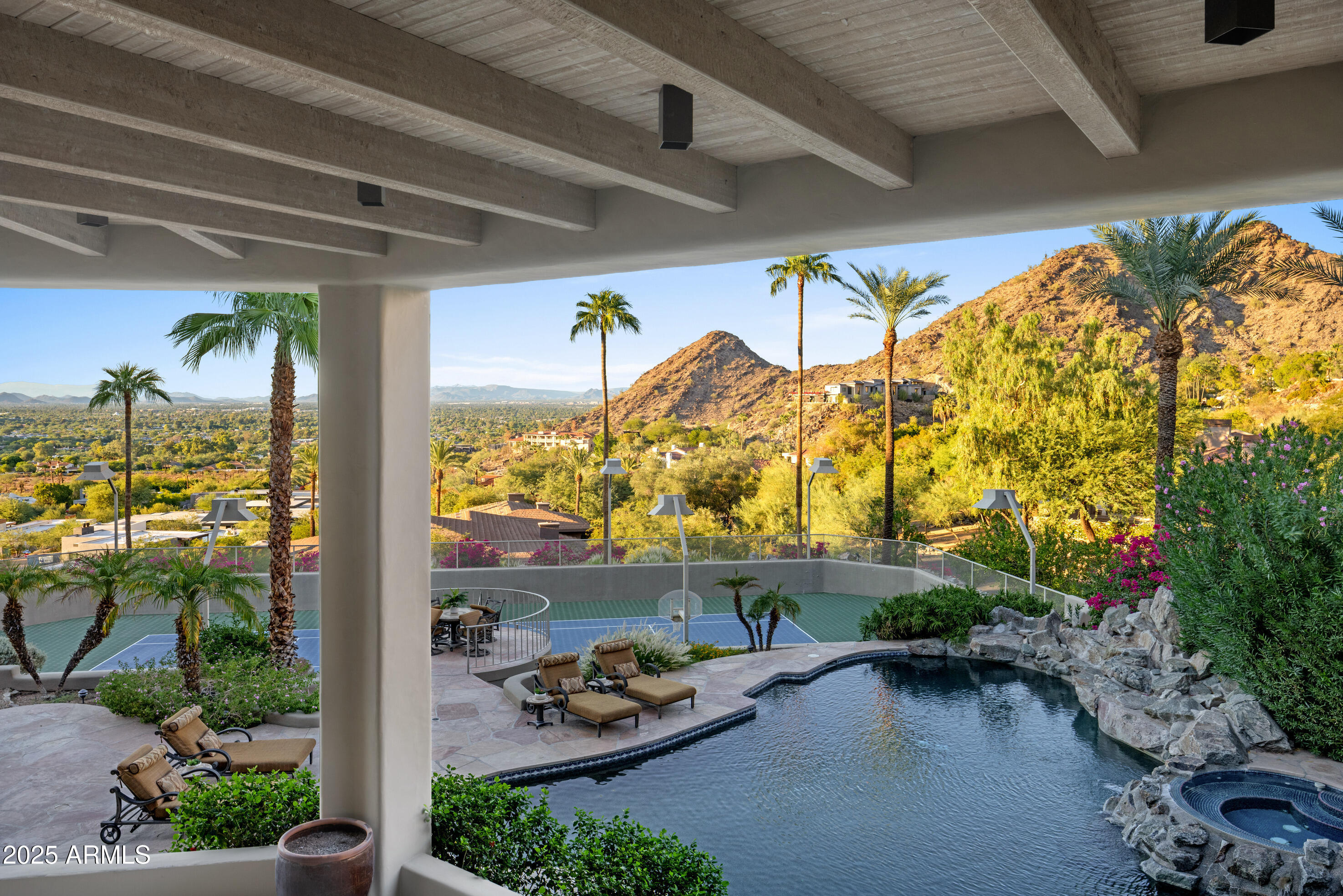 5407 East Roadrunner Road Paradise Valley, AZ 85253 - Photo 4 of 45 Stunning Pool and Patio