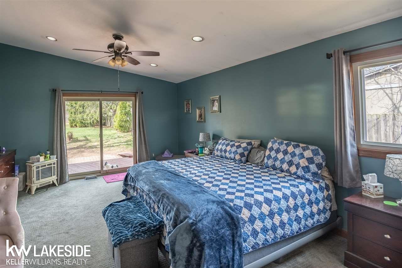 48 South Hospital Road Waterford, MI 48327 - Photo 11 of 15 Primary Bedroom