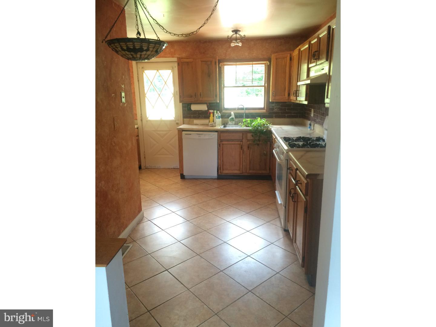 8726 Verree Road Philadelphia, PA 19115 - Photo 10 of 20