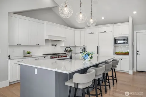 $2,998,000 | 1650 204th Avenue Northeast, Sammamish, WA 98074