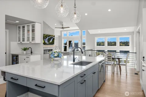 $2,998,000 | 1650 204th Avenue Northeast, Sammamish, WA 98074