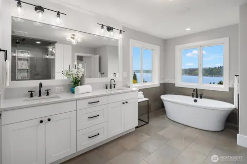 $2,998,000 | 1650 204th Avenue Northeast, Sammamish, WA 98074