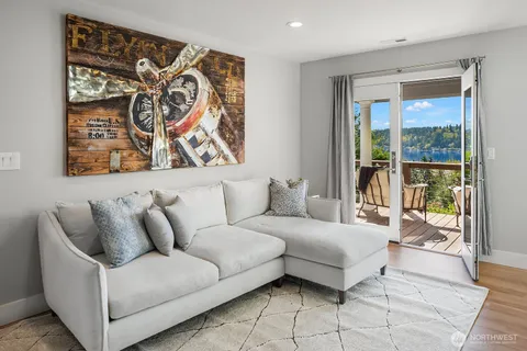 $2,998,000 | 1650 204th Avenue Northeast, Sammamish, WA 98074