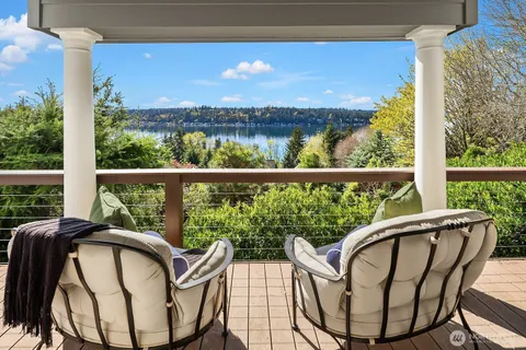 $2,998,000 | 1650 204th Avenue Northeast, Sammamish, WA 98074