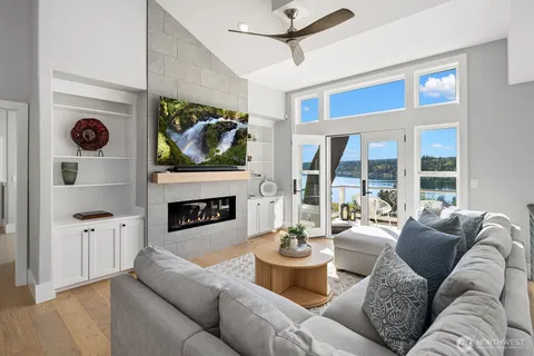 $2,998,000 | 1650 204th Avenue Northeast, Sammamish, WA 98074