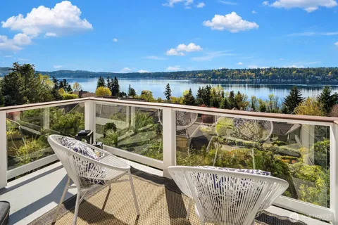 $2,998,000 | 1650 204th Avenue Northeast, Sammamish, WA 98074
