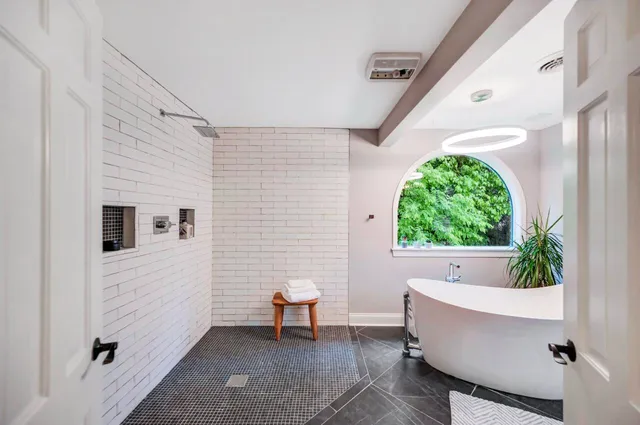 $947,000 | 938 Meadow Circle, Bethlehem, PA 18017