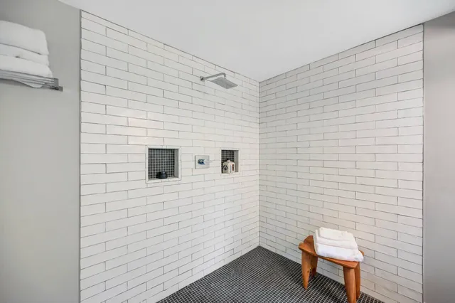 $947,000 | 938 Meadow Circle, Bethlehem, PA 18017